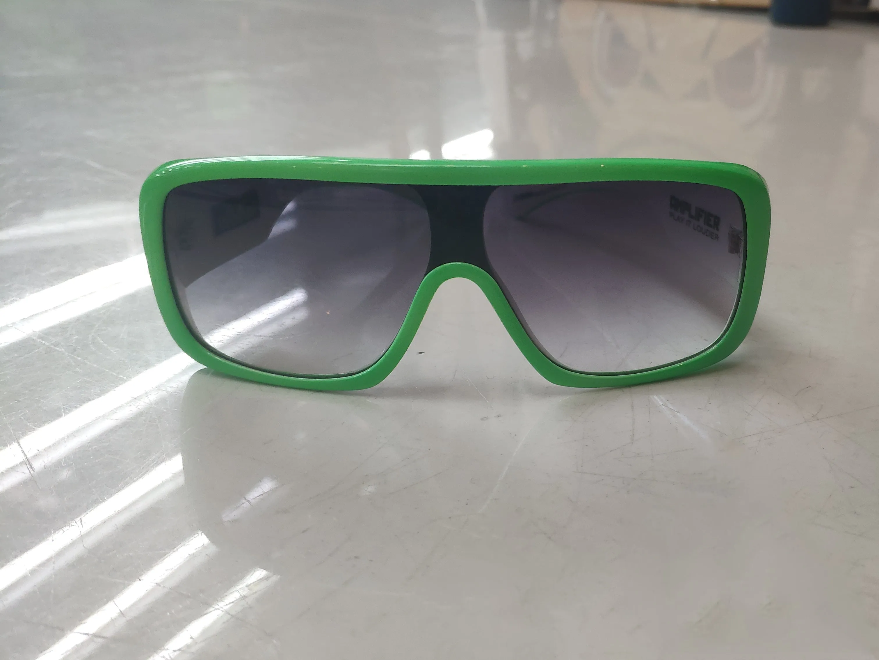 Oculos de Sol Evoke Amplifier