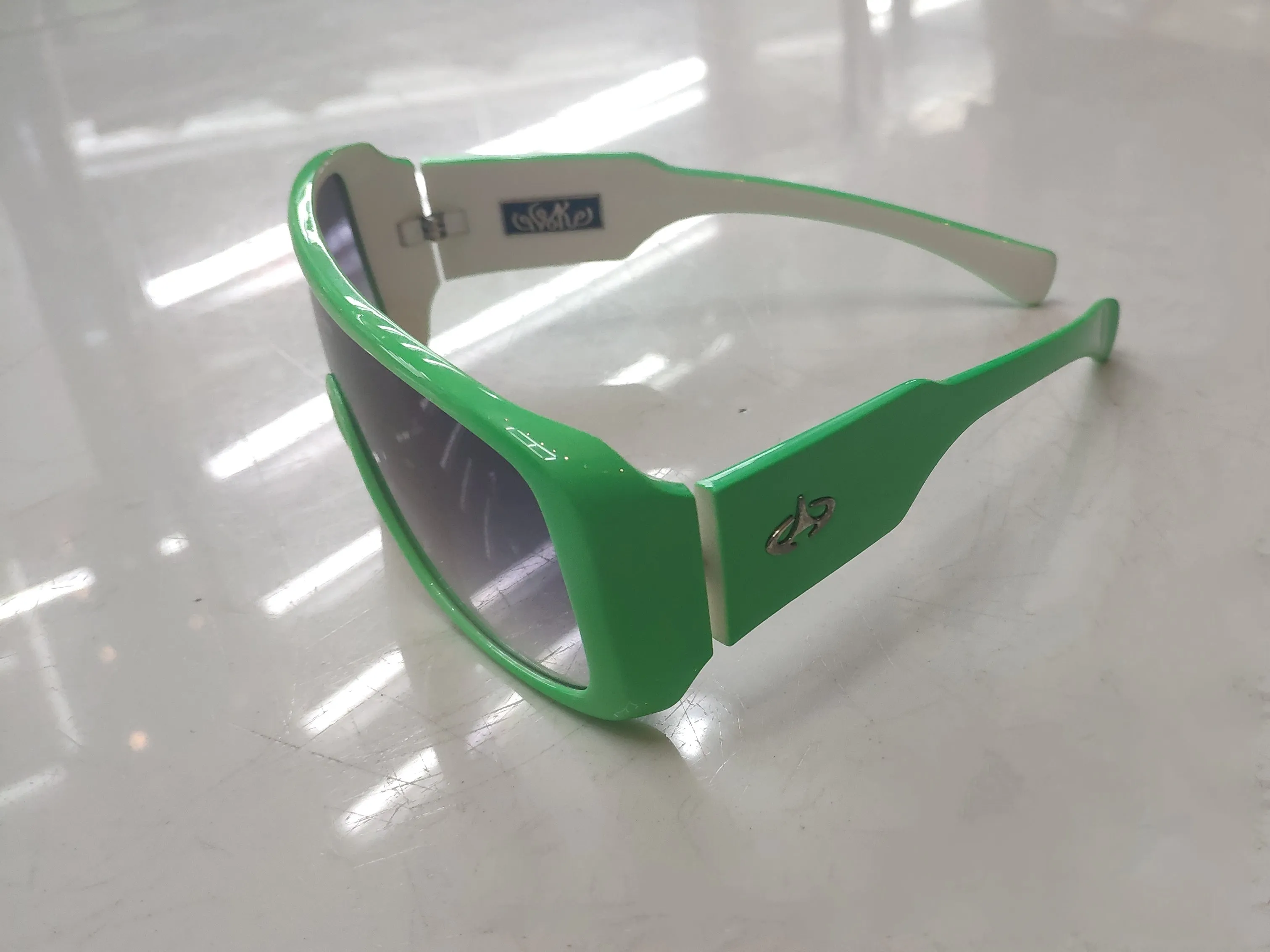 Oculos de Sol Evoke Amplifier