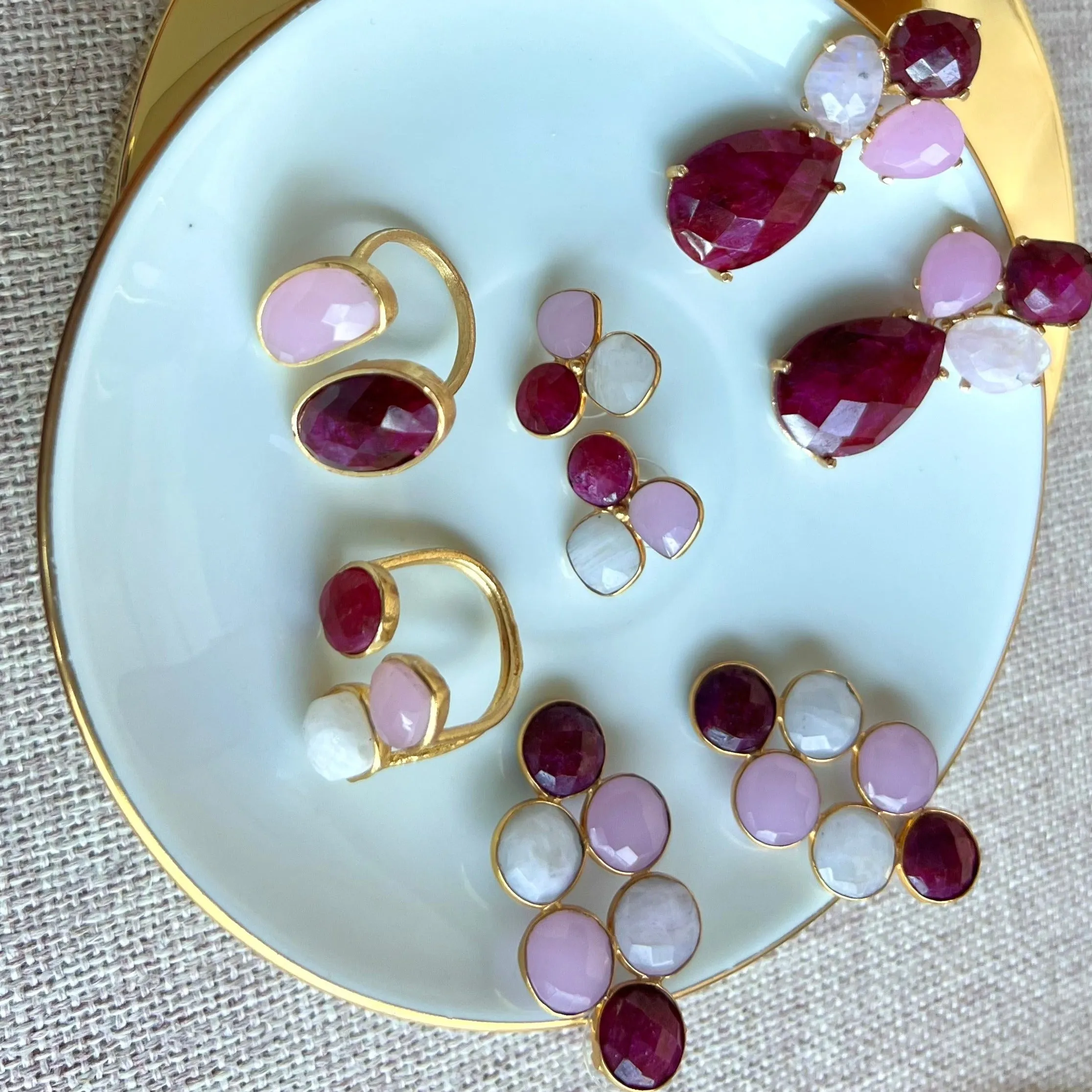 Pendientes con piedras Circus Granate, Rosa y Luna